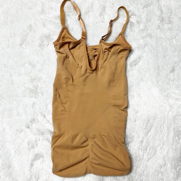 NEW Skims Seamless Sculpting Brief Bodysuit in Ochre Women’s S/M - Picture 2 of 8